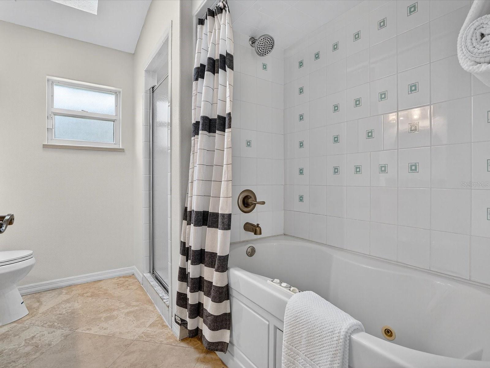 LIGHTHOUSE SHORES THRIFT - Residential