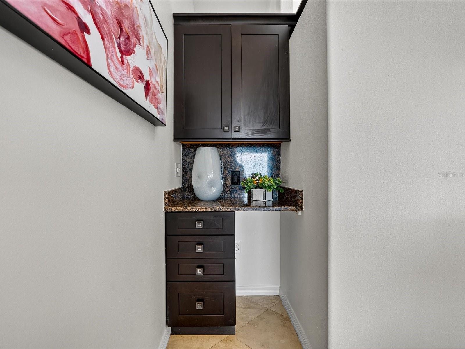 LIGHTHOUSE SHORES THRIFT - Residential