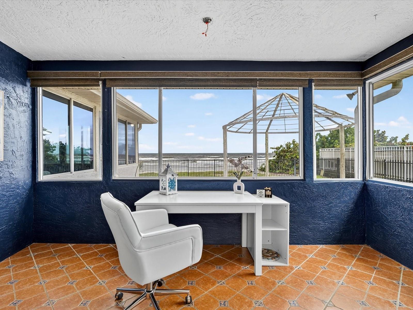 LIGHTHOUSE SHORES THRIFT - Residential