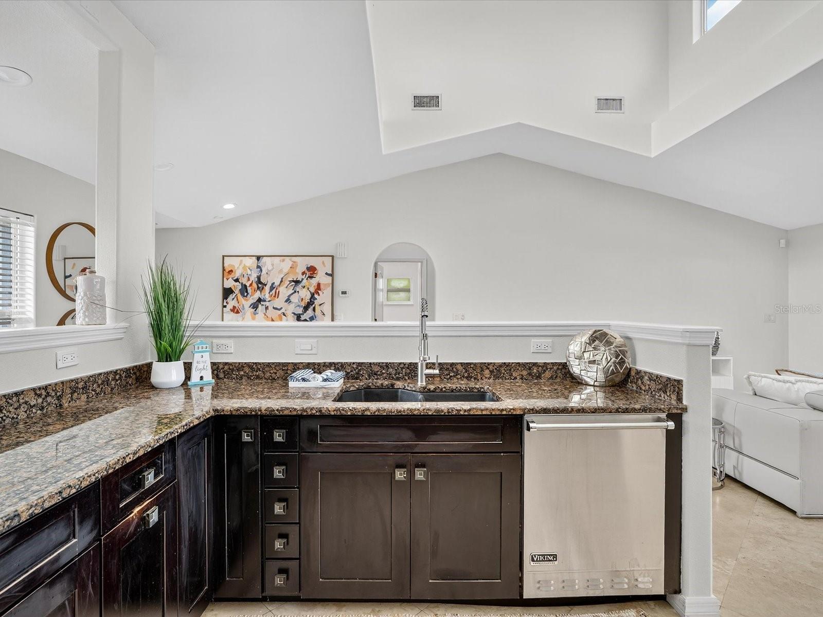 LIGHTHOUSE SHORES THRIFT - Residential