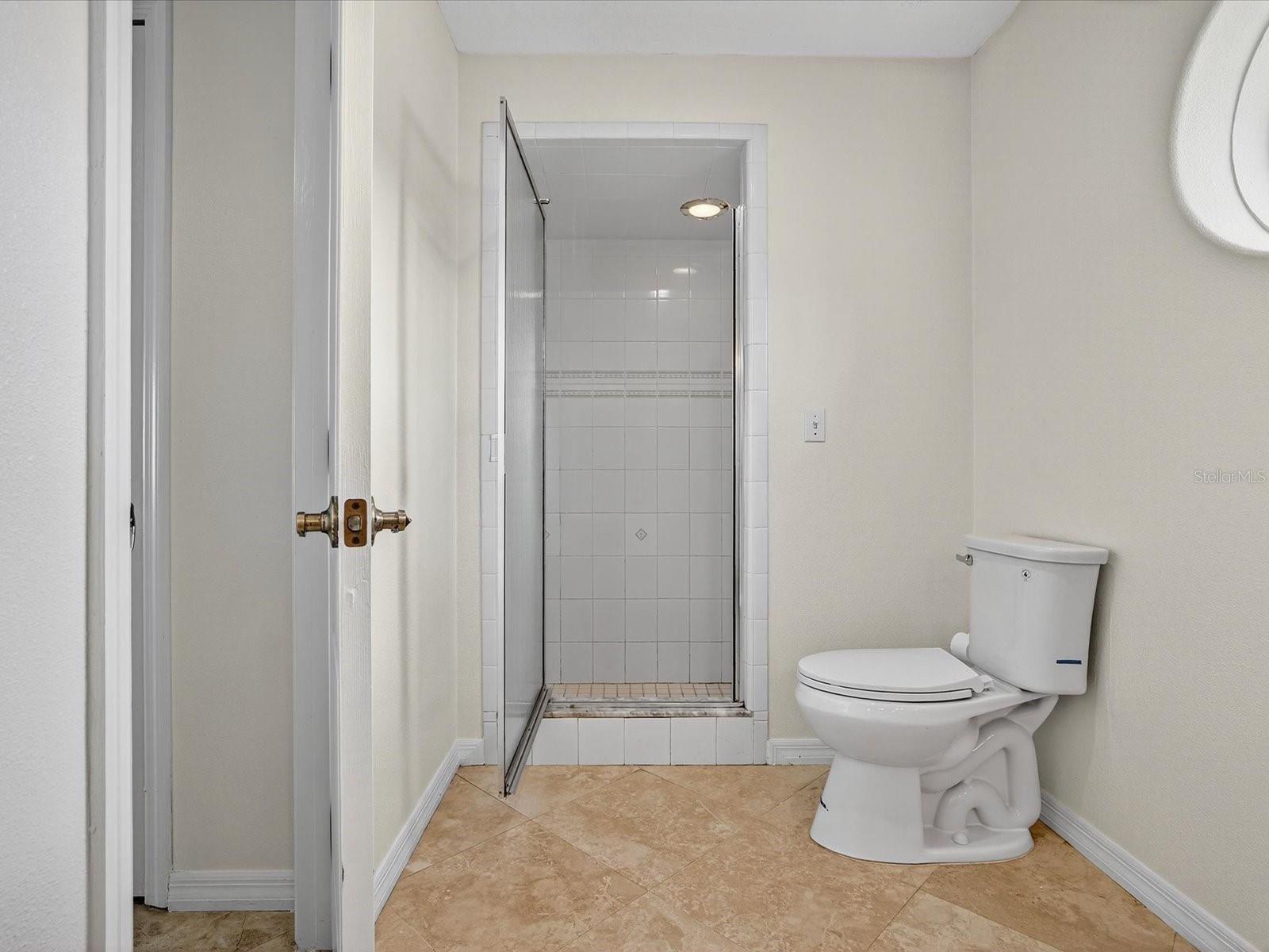 LIGHTHOUSE SHORES THRIFT - Residential