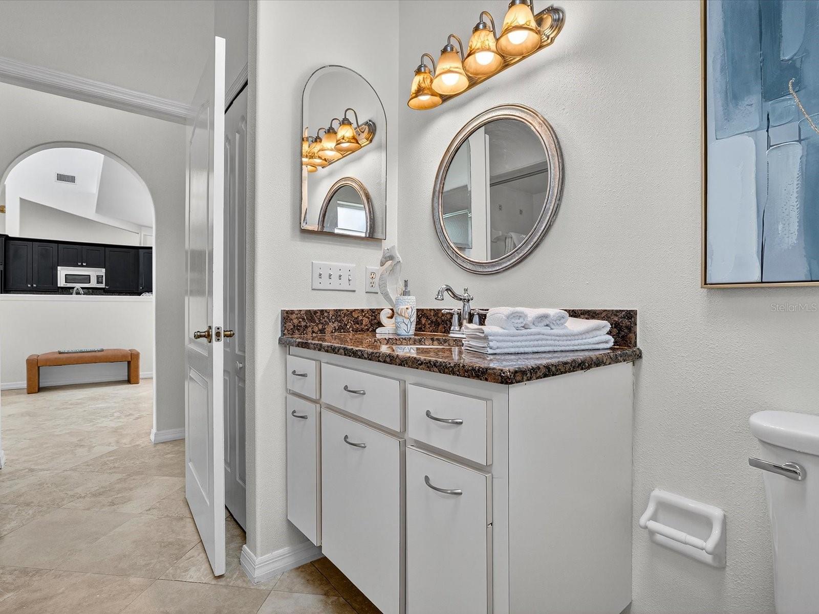 LIGHTHOUSE SHORES THRIFT - Residential