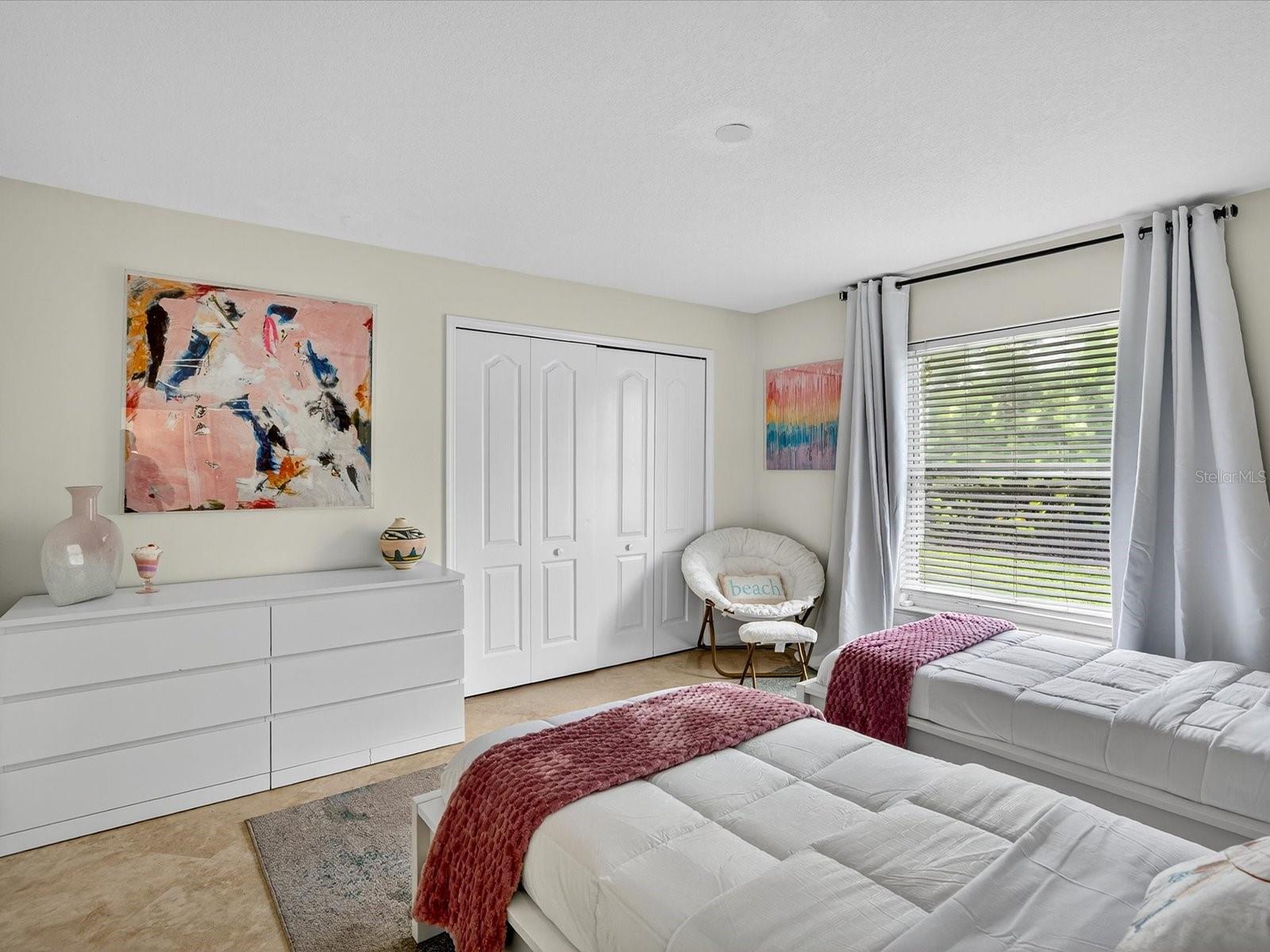 LIGHTHOUSE SHORES THRIFT - Residential