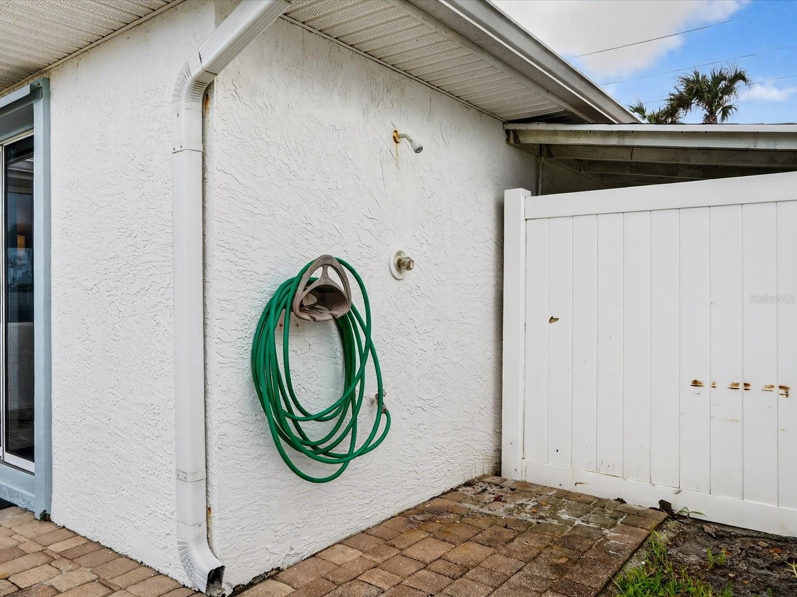 LIGHTHOUSE SHORES THRIFT - Residential