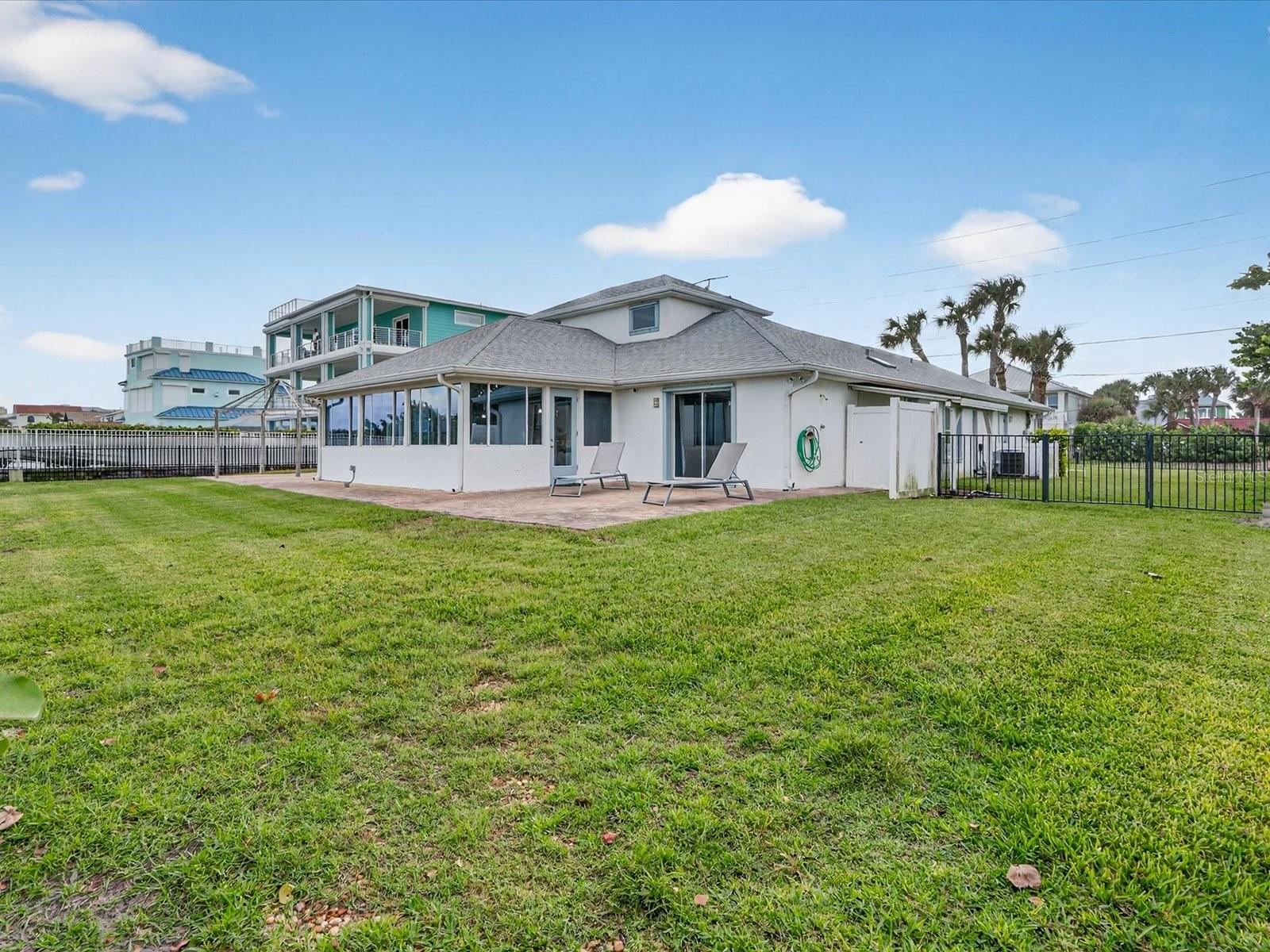 LIGHTHOUSE SHORES THRIFT - Residential