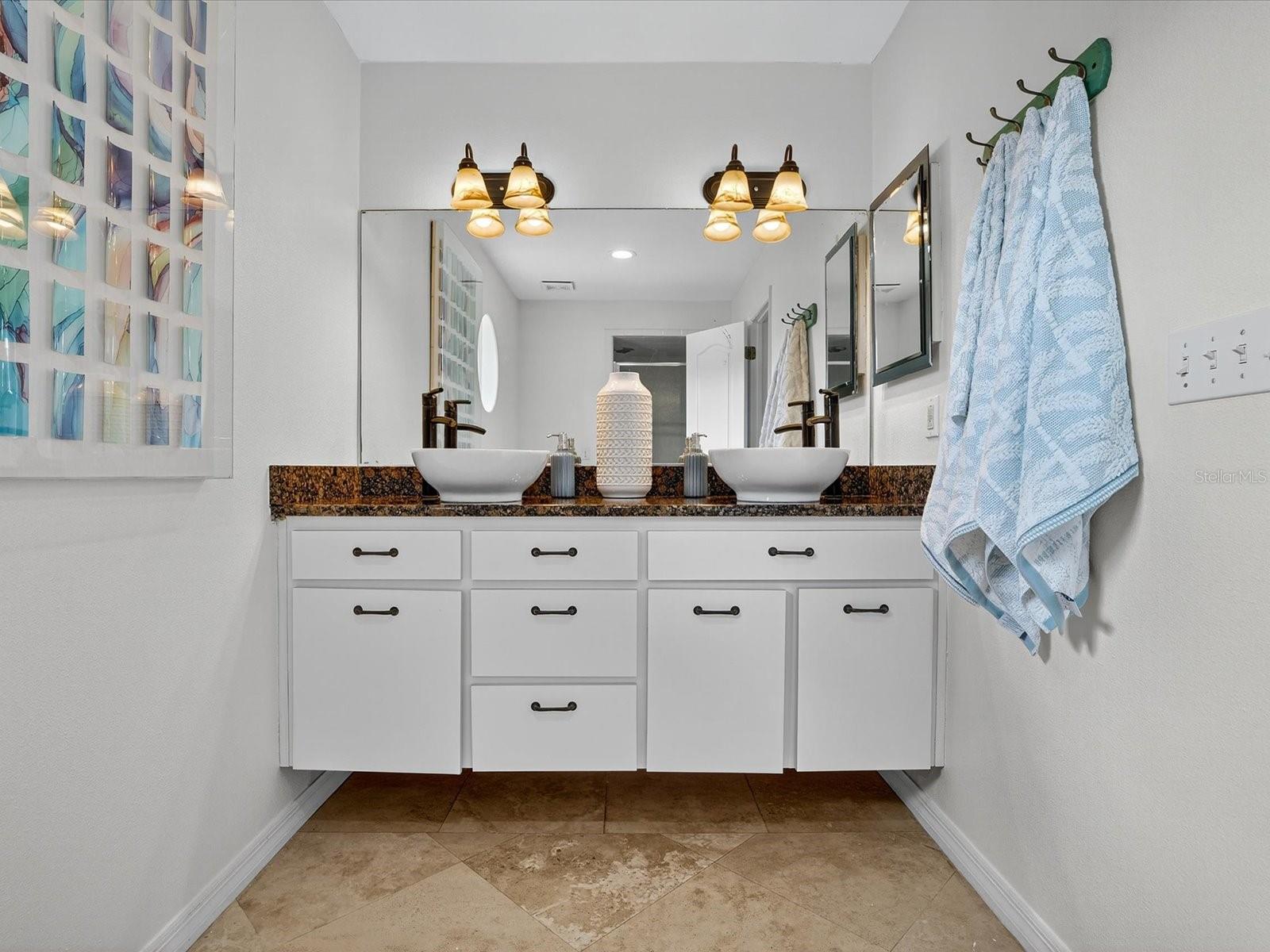 LIGHTHOUSE SHORES THRIFT - Residential