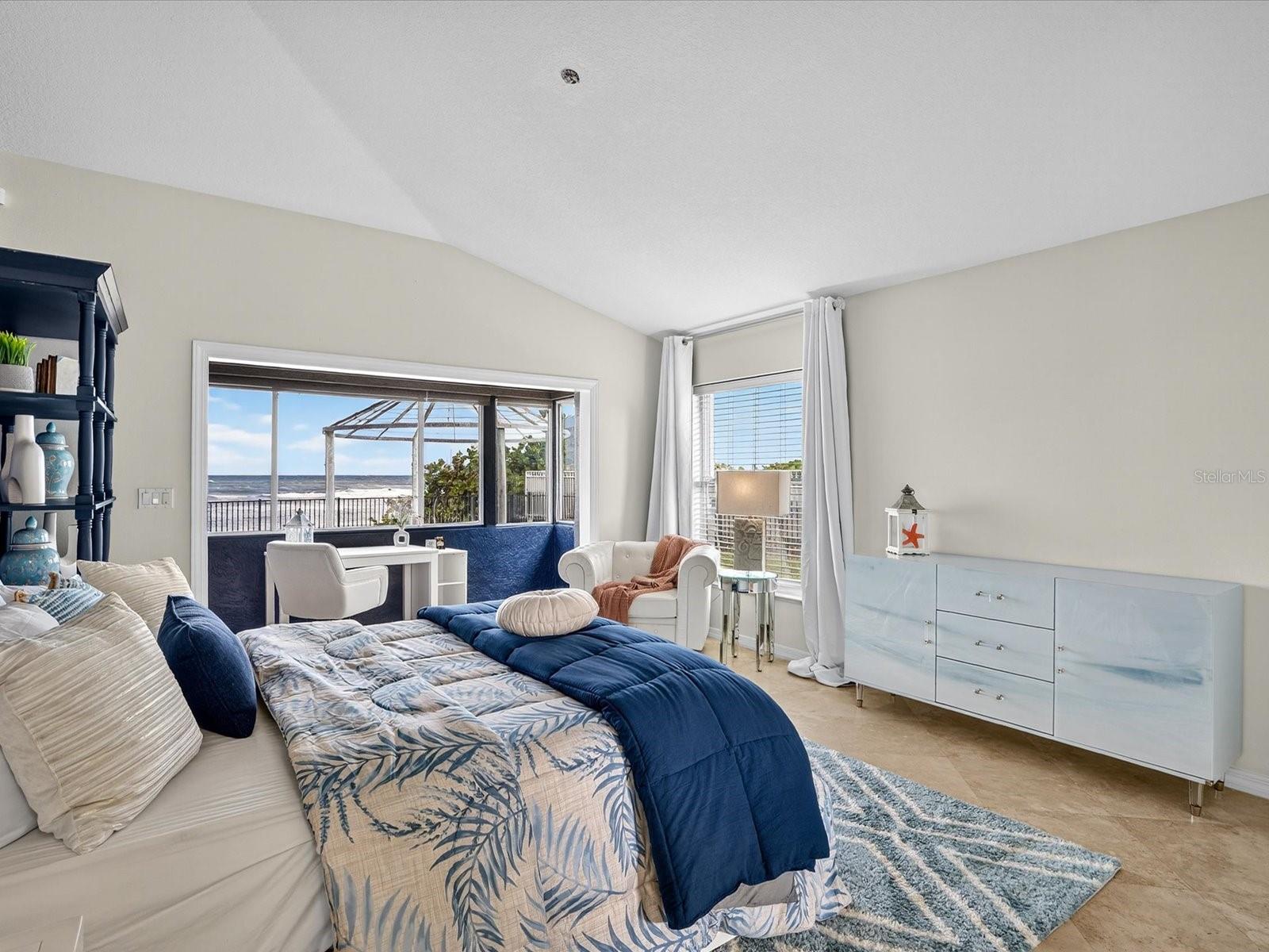 LIGHTHOUSE SHORES THRIFT - Residential