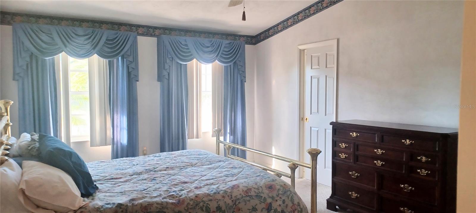 PINE LAKES - Residential