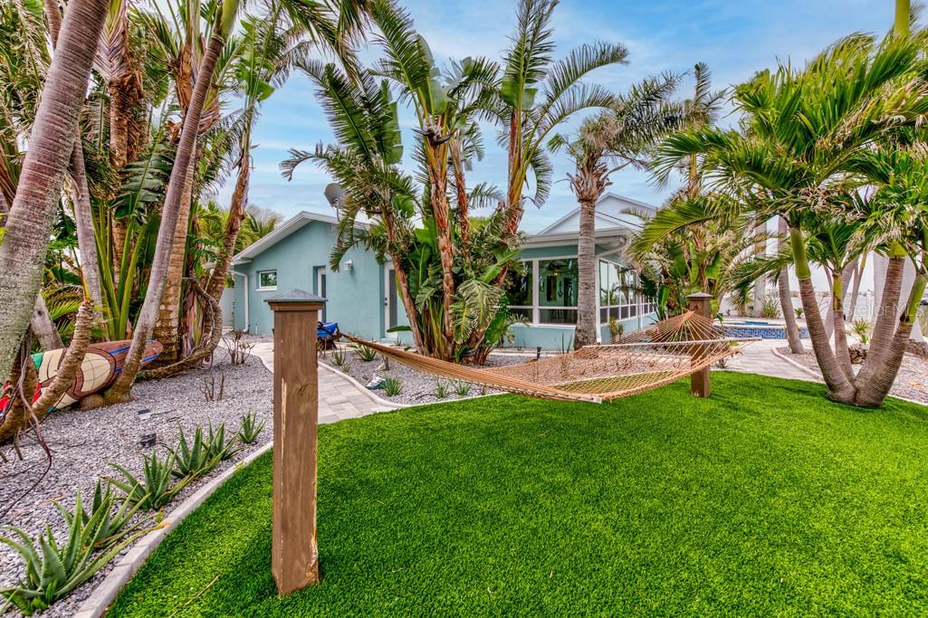 BOCA CIEGA ISLE - Residential