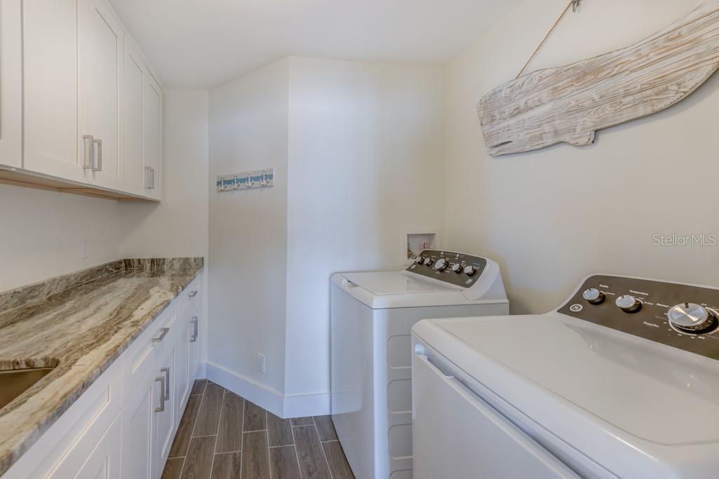 BOCA CIEGA ISLE - Residential