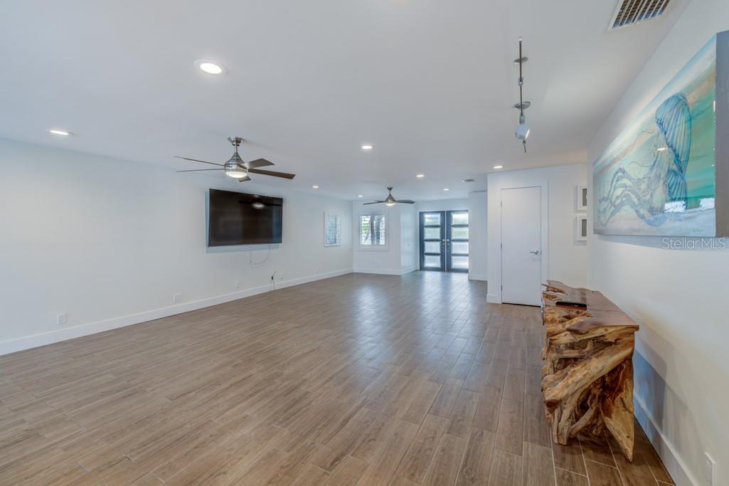 BOCA CIEGA ISLE - Residential