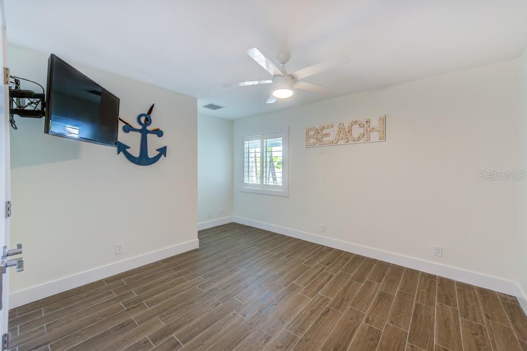 BOCA CIEGA ISLE - Residential