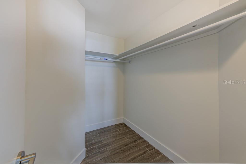 BOCA CIEGA ISLE - Residential