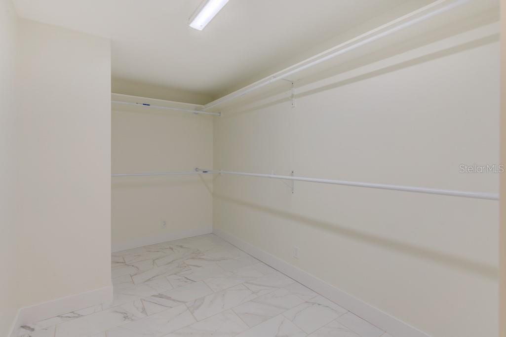 BOCA CIEGA ISLE - Residential