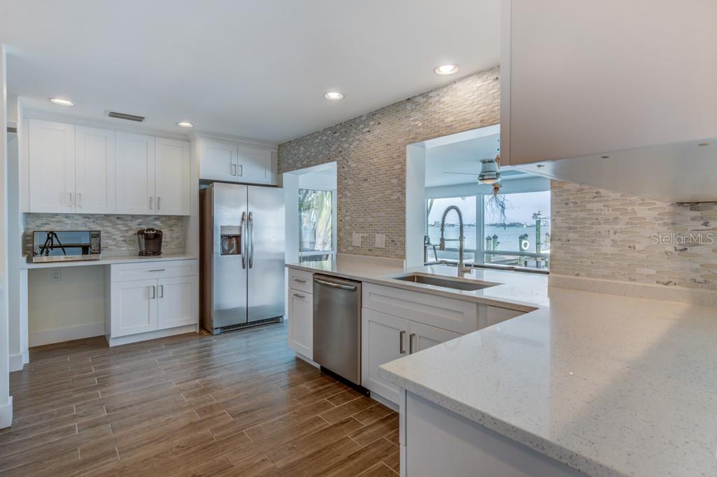 BOCA CIEGA ISLE - Residential