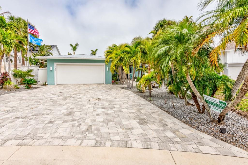 BOCA CIEGA ISLE - Residential