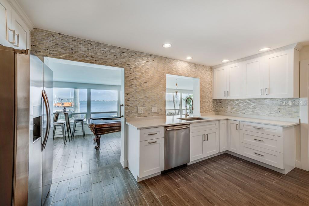 BOCA CIEGA ISLE - Residential