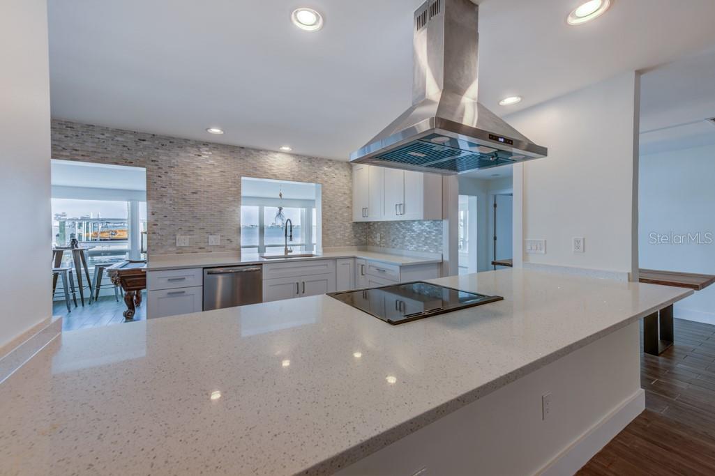 BOCA CIEGA ISLE - Residential