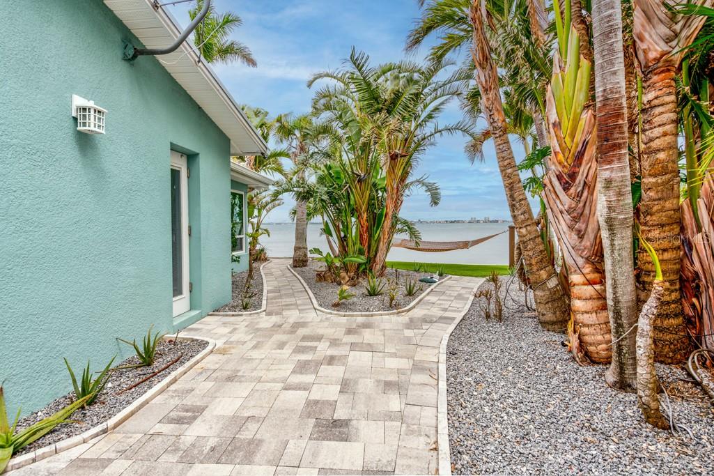 BOCA CIEGA ISLE - Residential
