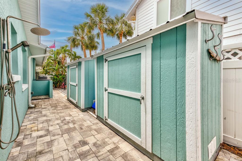 BOCA CIEGA ISLE - Residential