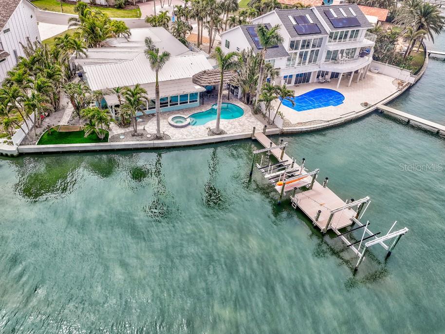 BOCA CIEGA ISLE - Residential