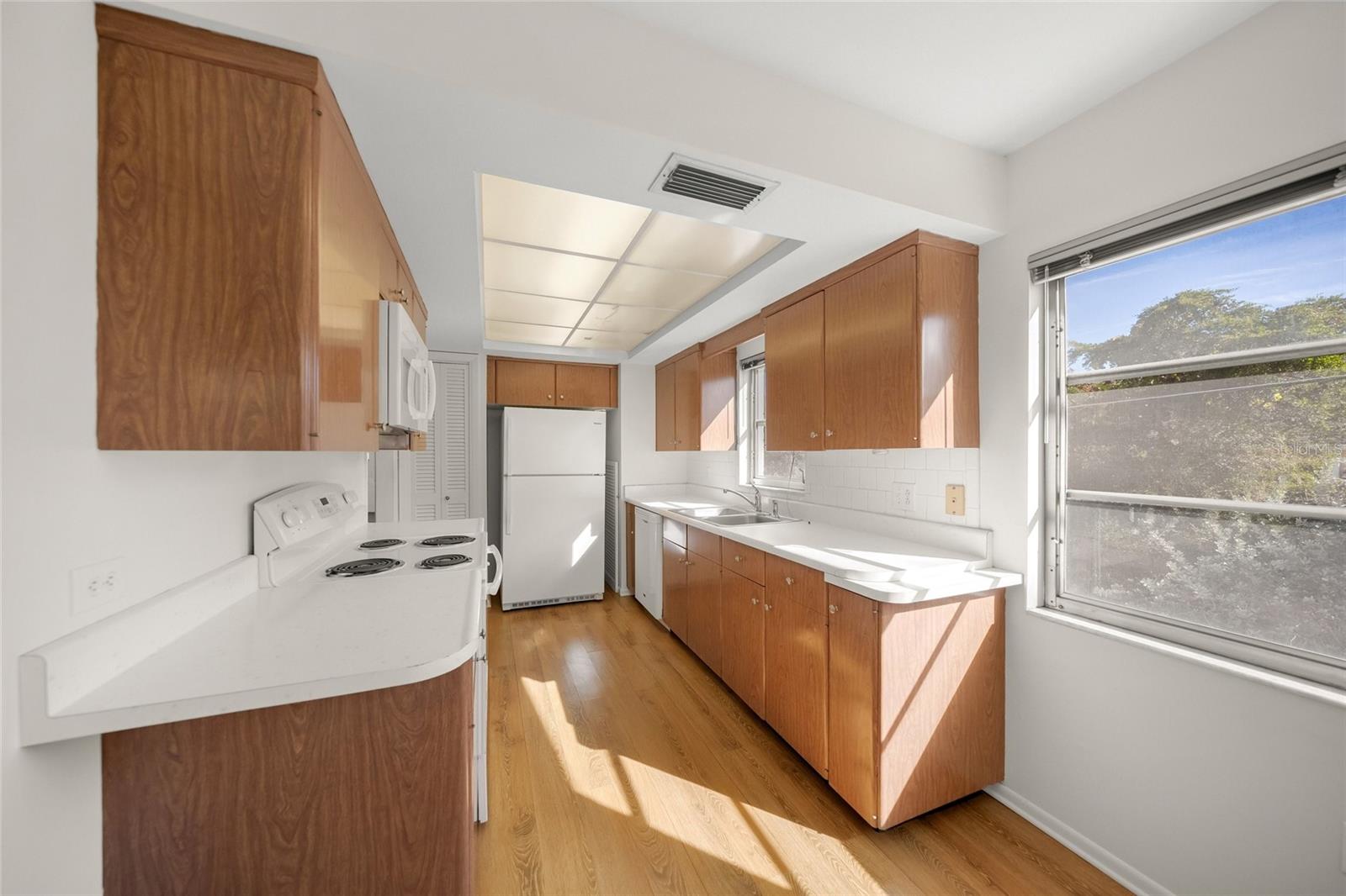 FOREST LAKES COUNTRY CLUB ESTATE - Residential