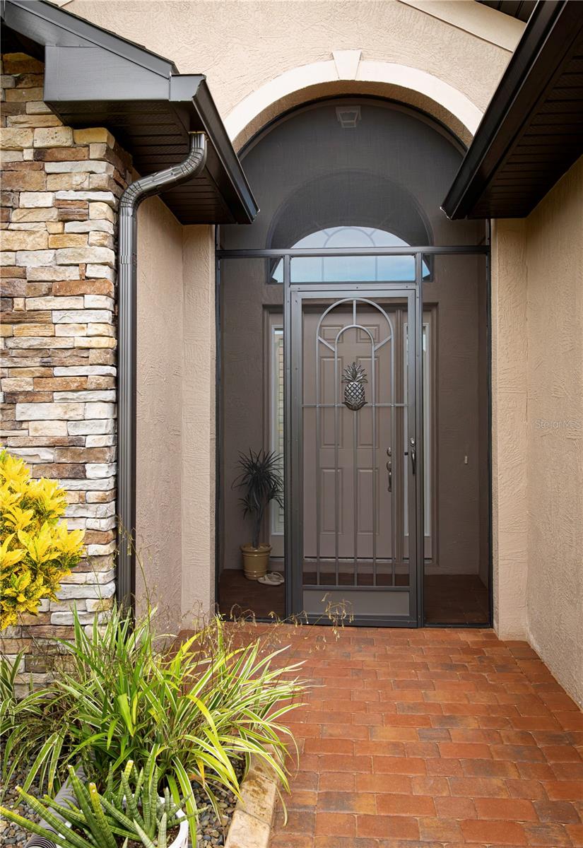 1142 SAWGRASS DRIVE