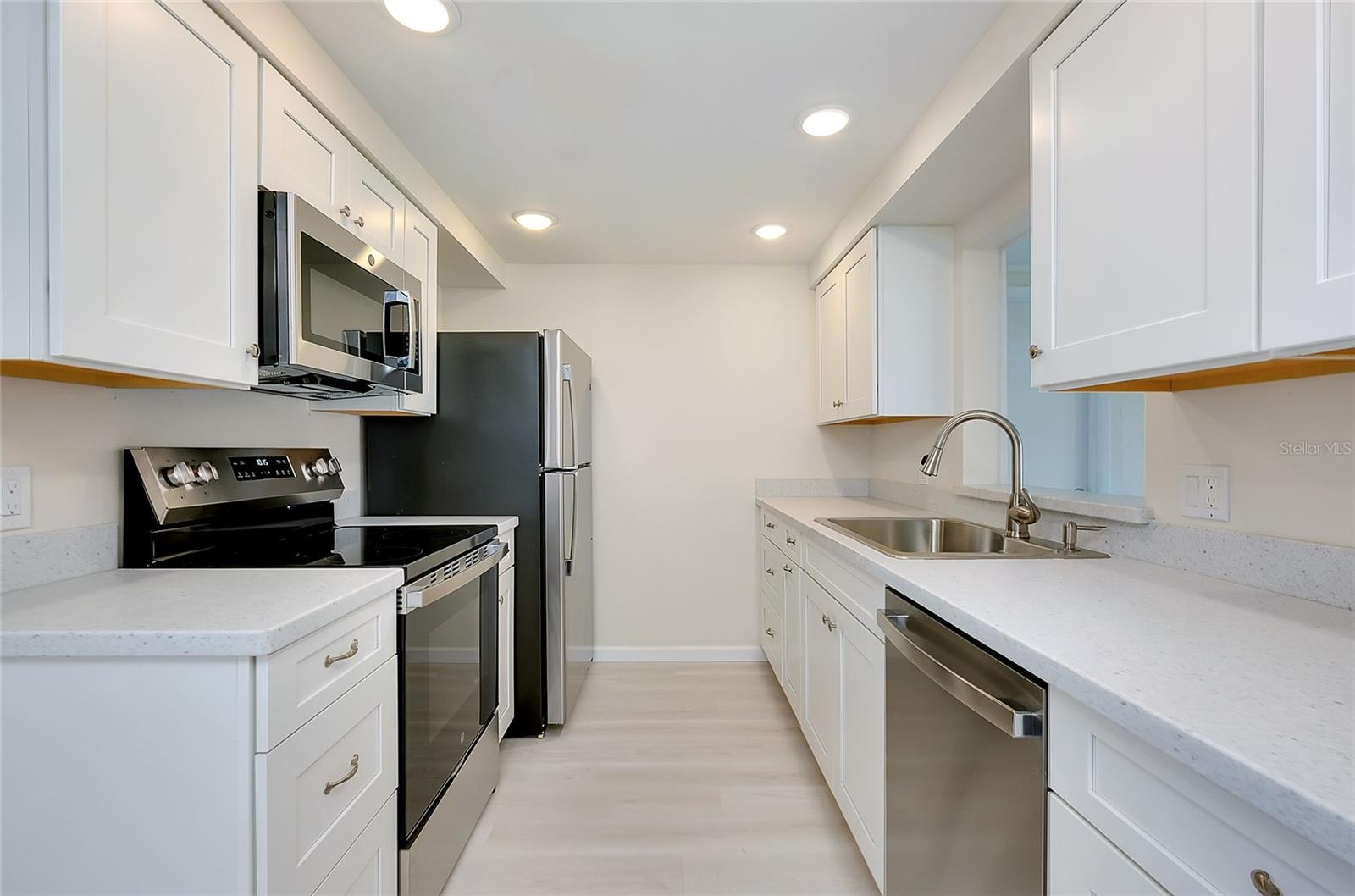 CIRCLE WOODS OF VENICE 2 - Residential