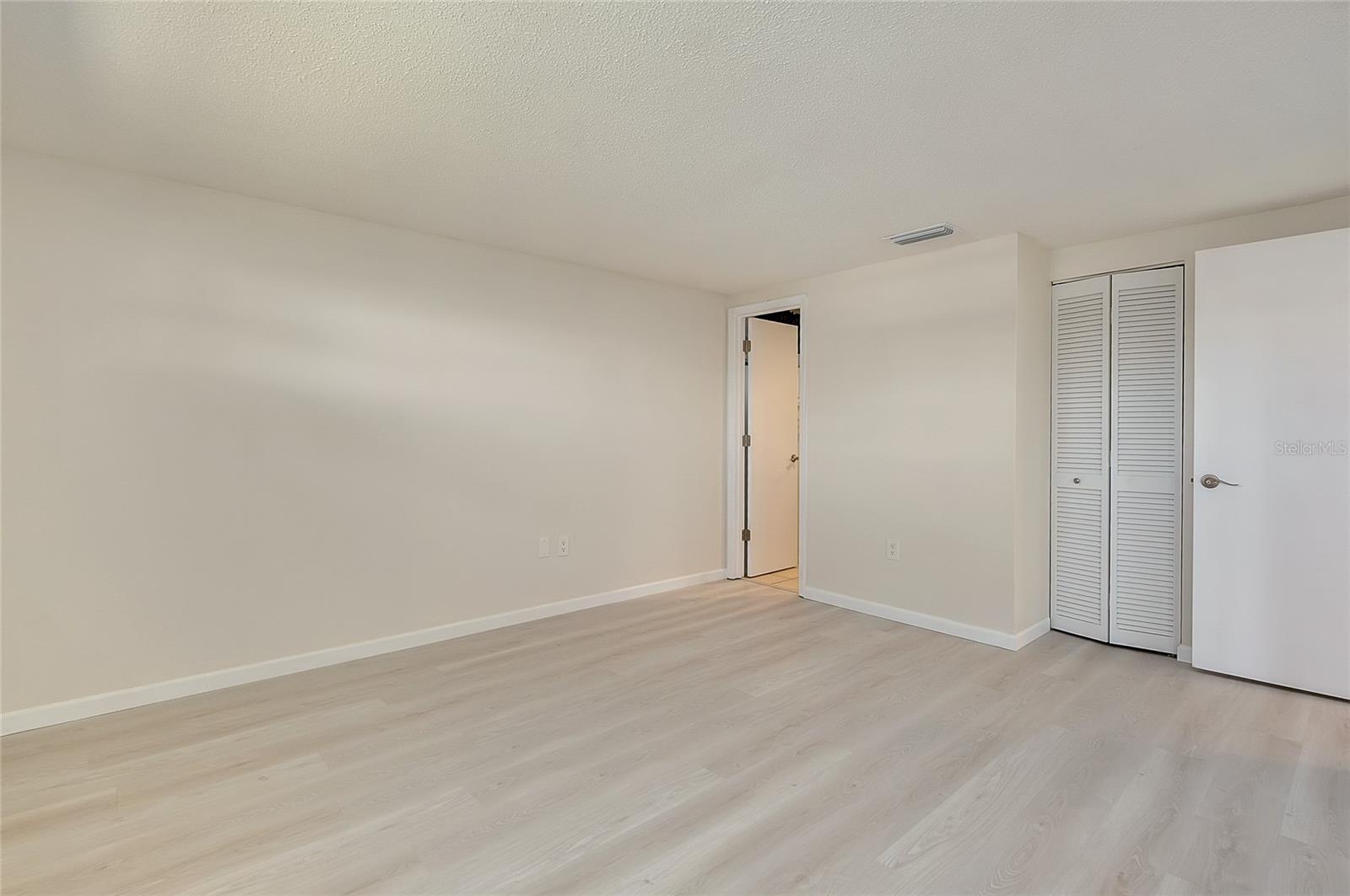 CIRCLE WOODS OF VENICE 2 - Residential