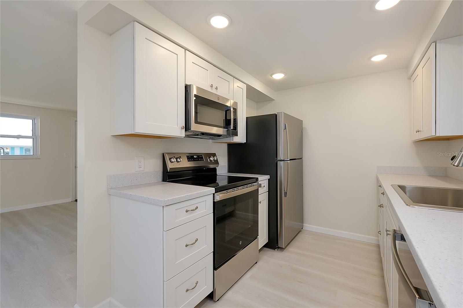 CIRCLE WOODS OF VENICE 2 - Residential