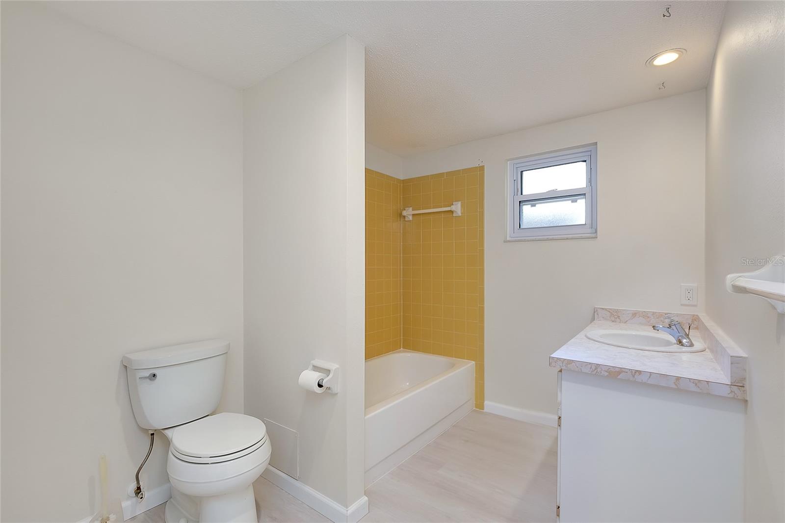 CIRCLE WOODS OF VENICE 2 - Residential