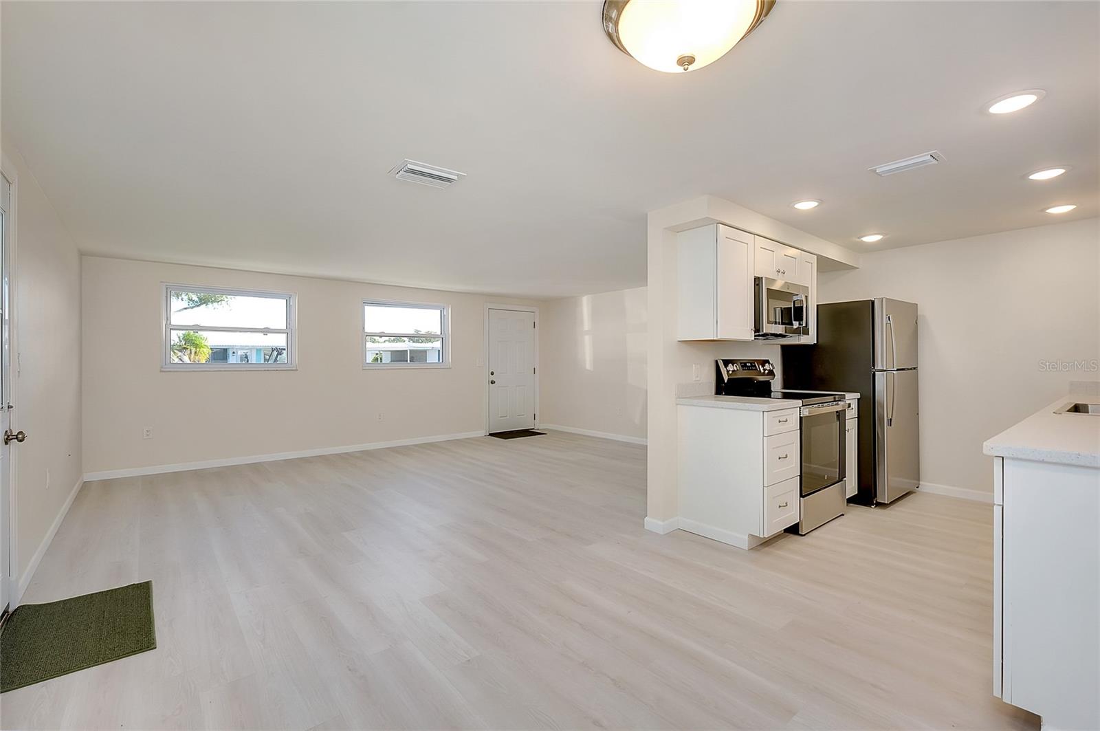 CIRCLE WOODS OF VENICE 2 - Residential