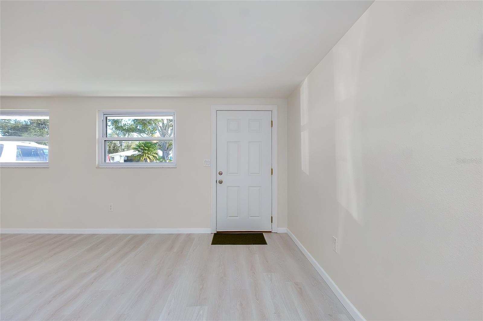 652 CIRCLEWOOD DRIVE T7