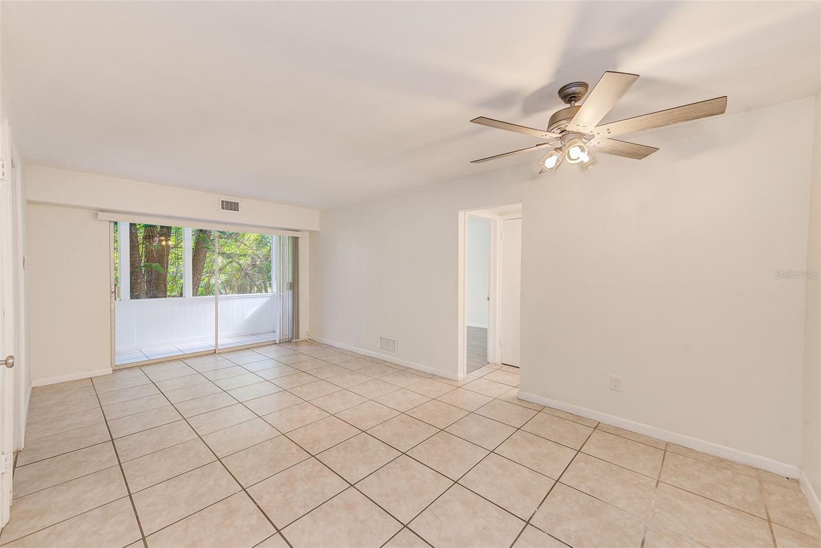 DREW GARDEN APTS - Residential Lease