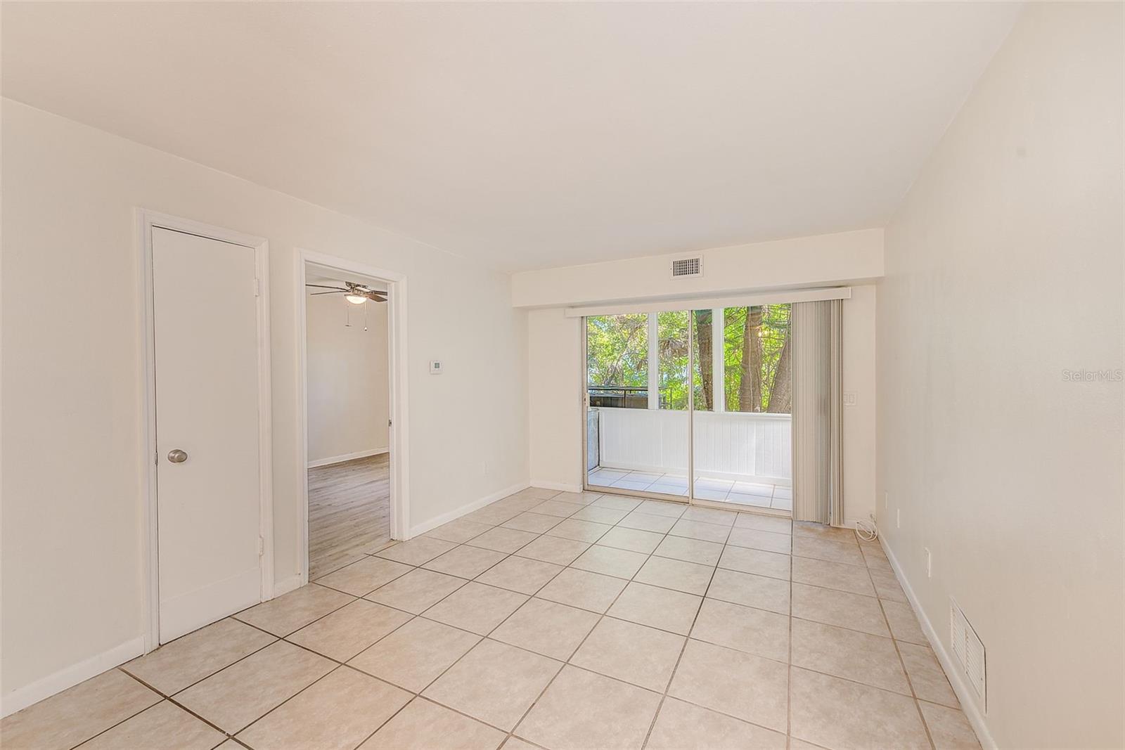 DREW GARDEN APTS - Residential Lease