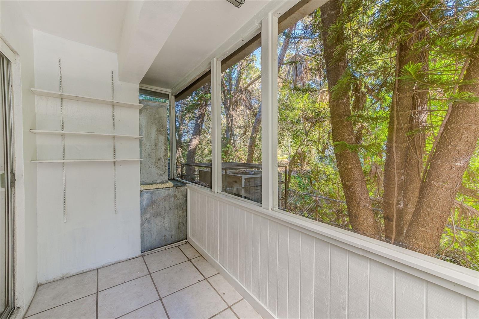 DREW GARDEN APTS - Residential Lease