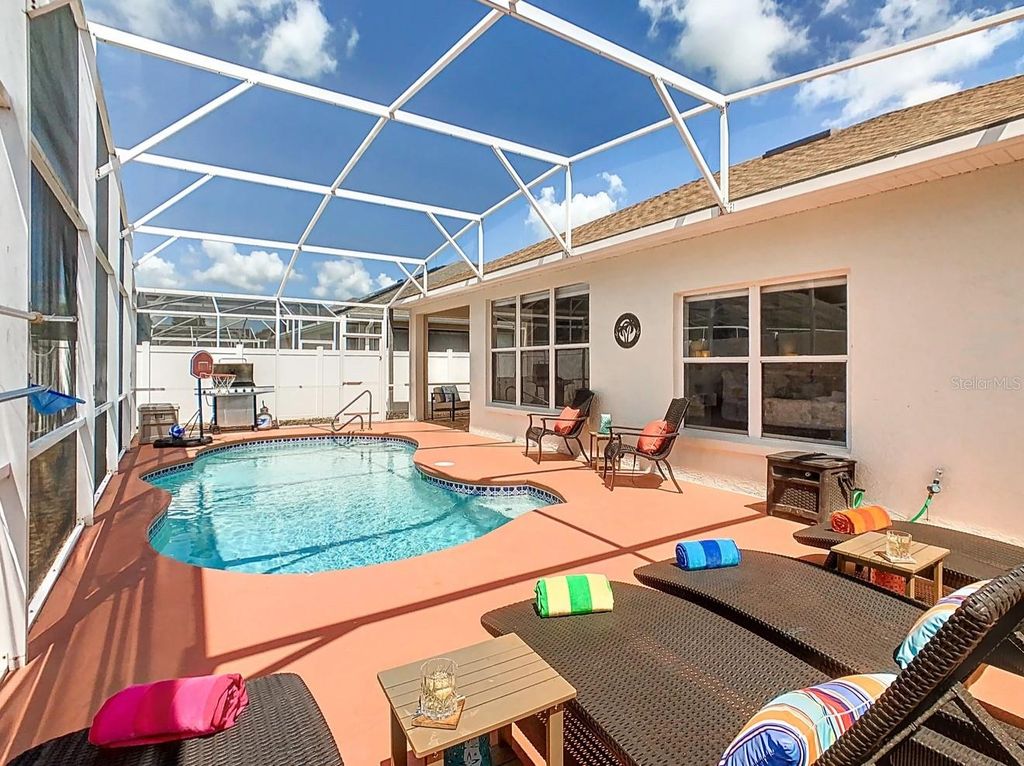 Photo of 511 Jaybee Avenue, Davenport, FL 33897 (MLS # TB8467490)