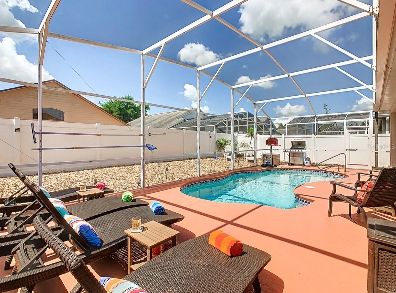 FAIRWAYS LAKE ESTATES PH 02 - Residential