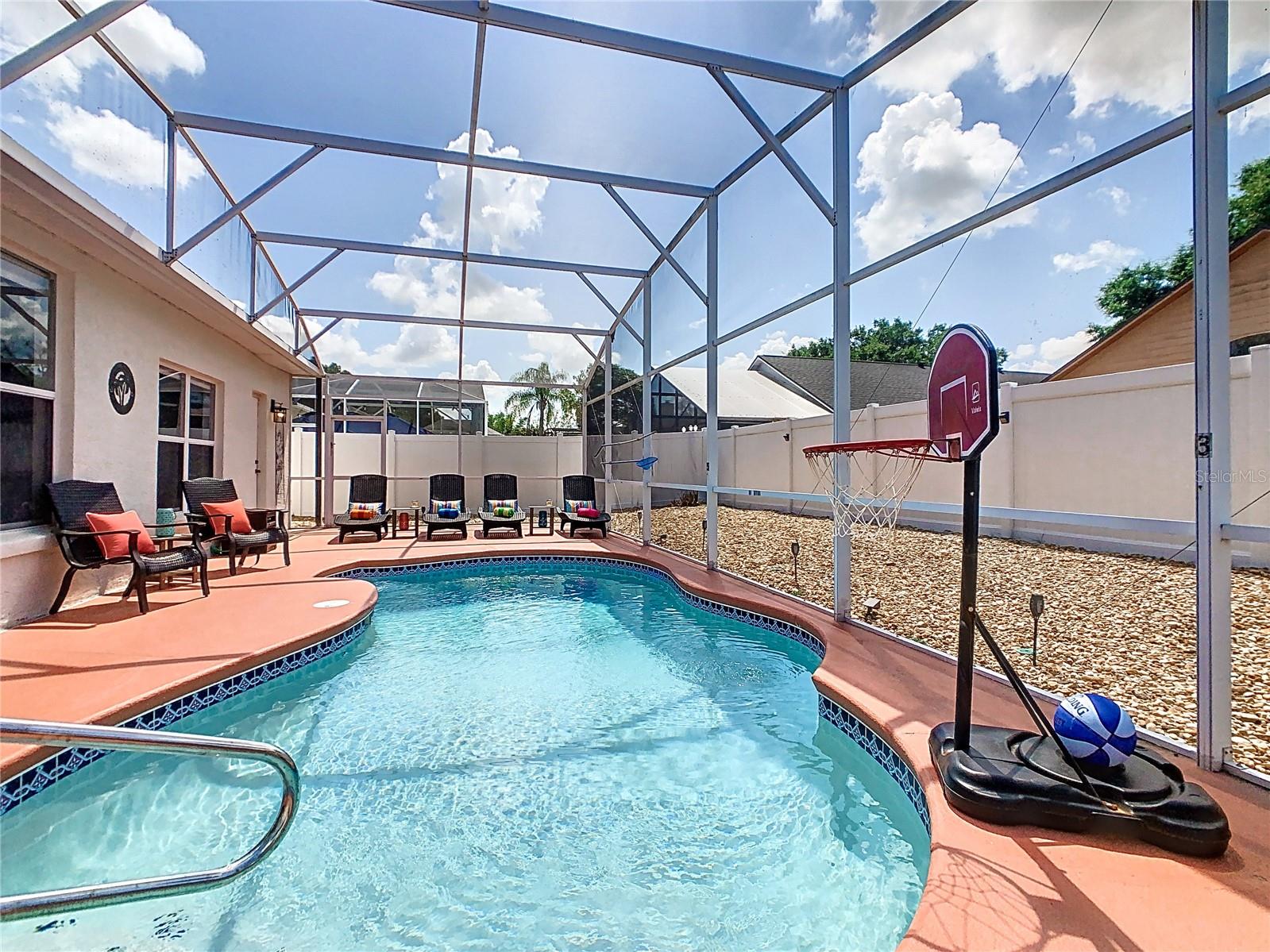 FAIRWAYS LAKE ESTATES PH 02 - Residential