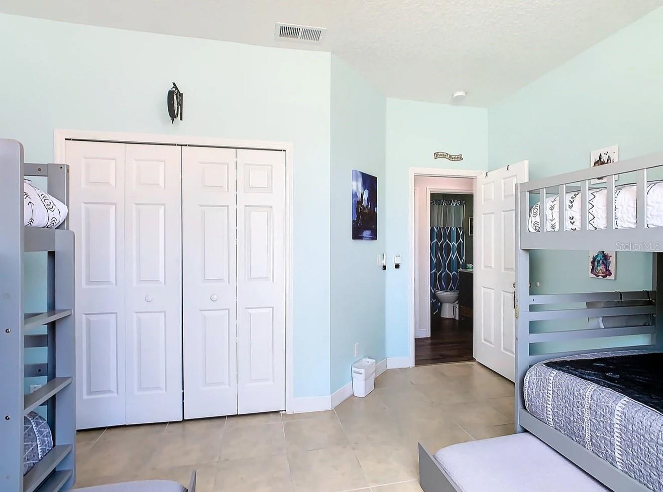 FAIRWAYS LAKE ESTATES PH 02 - Residential