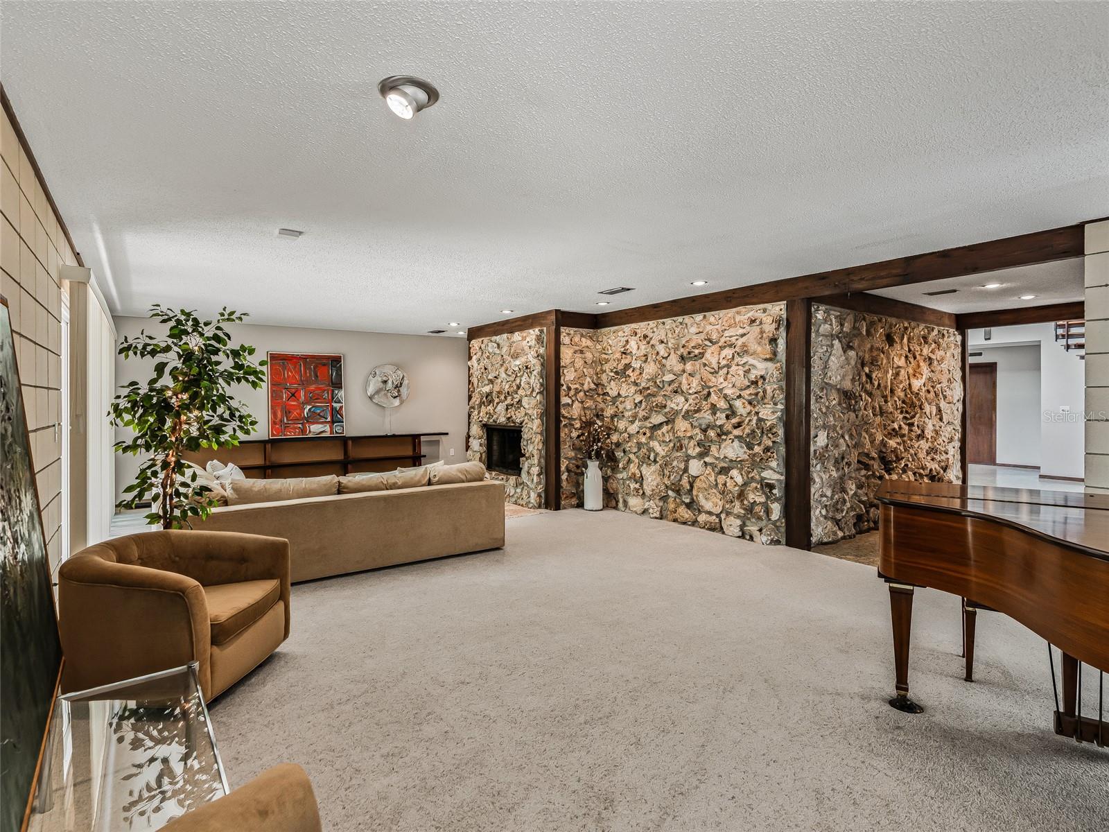 EDGEWOOD HILLS - Residential