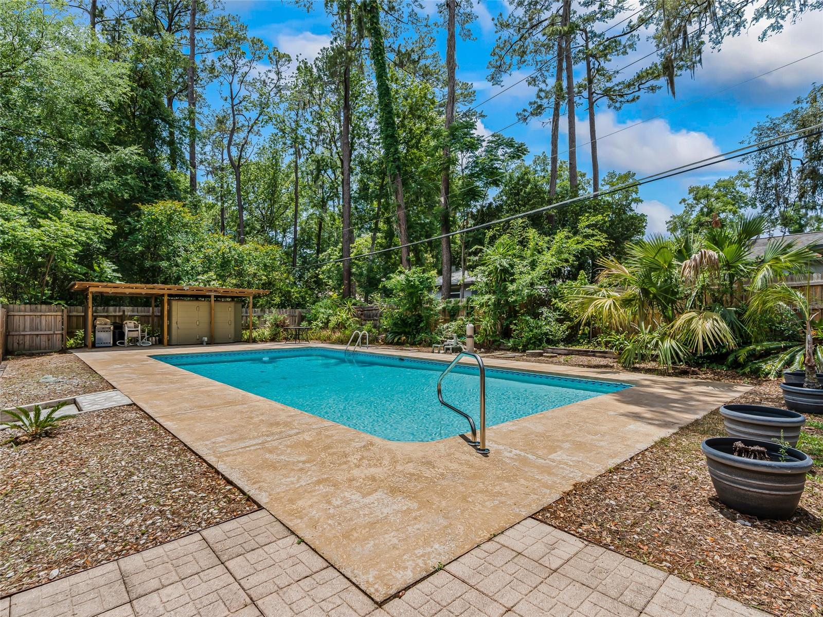 EDGEWOOD HILLS - Residential