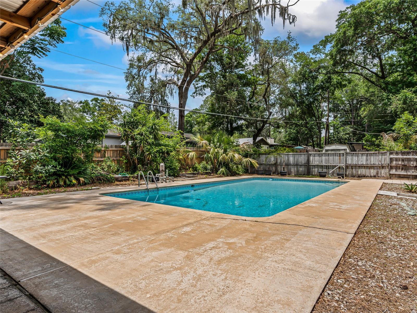 EDGEWOOD HILLS - Residential