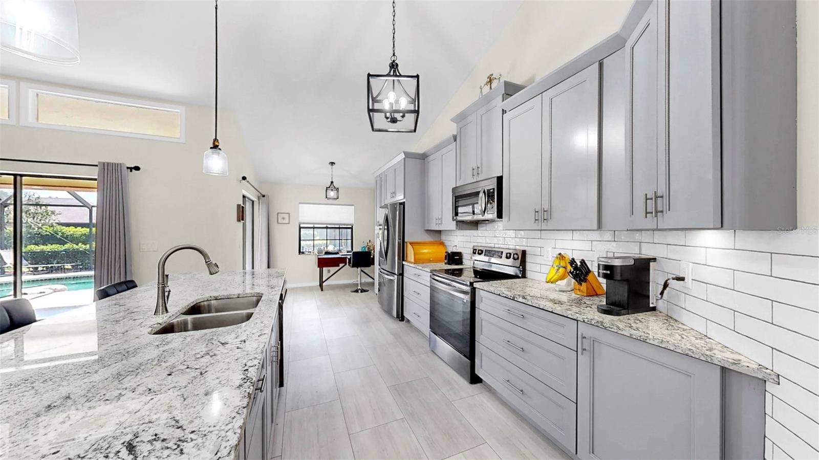 MANATEE OAKS II B - Residential