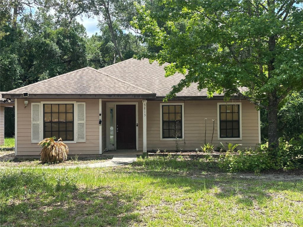 Photo of 5813 SE 230th Terrace, Hawthorne, FL 32640 (MLS # GC540783)