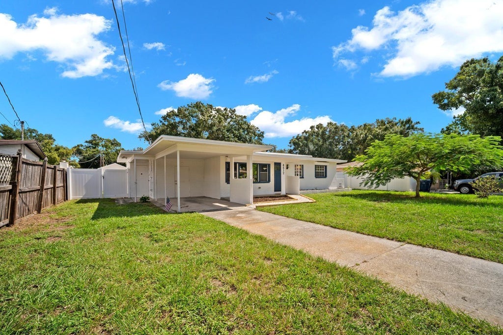 Photo of 4512 S Lois Avenue, Tampa, FL 33611 (MLS # TB8557204)