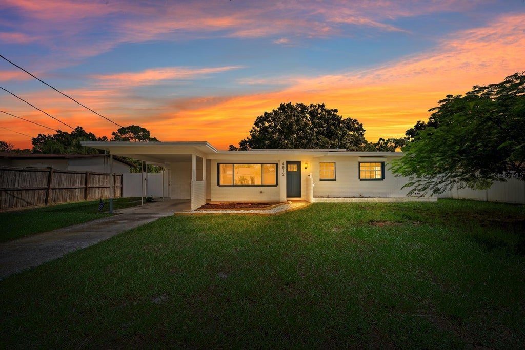 Photo of 4512 S Lois Avenue, Tampa, FL 33611 (MLS # TB8557204)