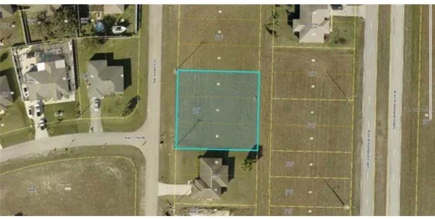 GREAT OPPORTUNITY! GREAT PRICE FOR THIS OVERSIZED LOT. Right in the heart of Cape Coral. Great residential lot located in Cape Coral. Many new homes are being built in the area. Across the street from neighborhood park. Close to shopping, restaurants, schools, hospitals and more. Don't miss this opportunity to acquire this large lot for your dream home.