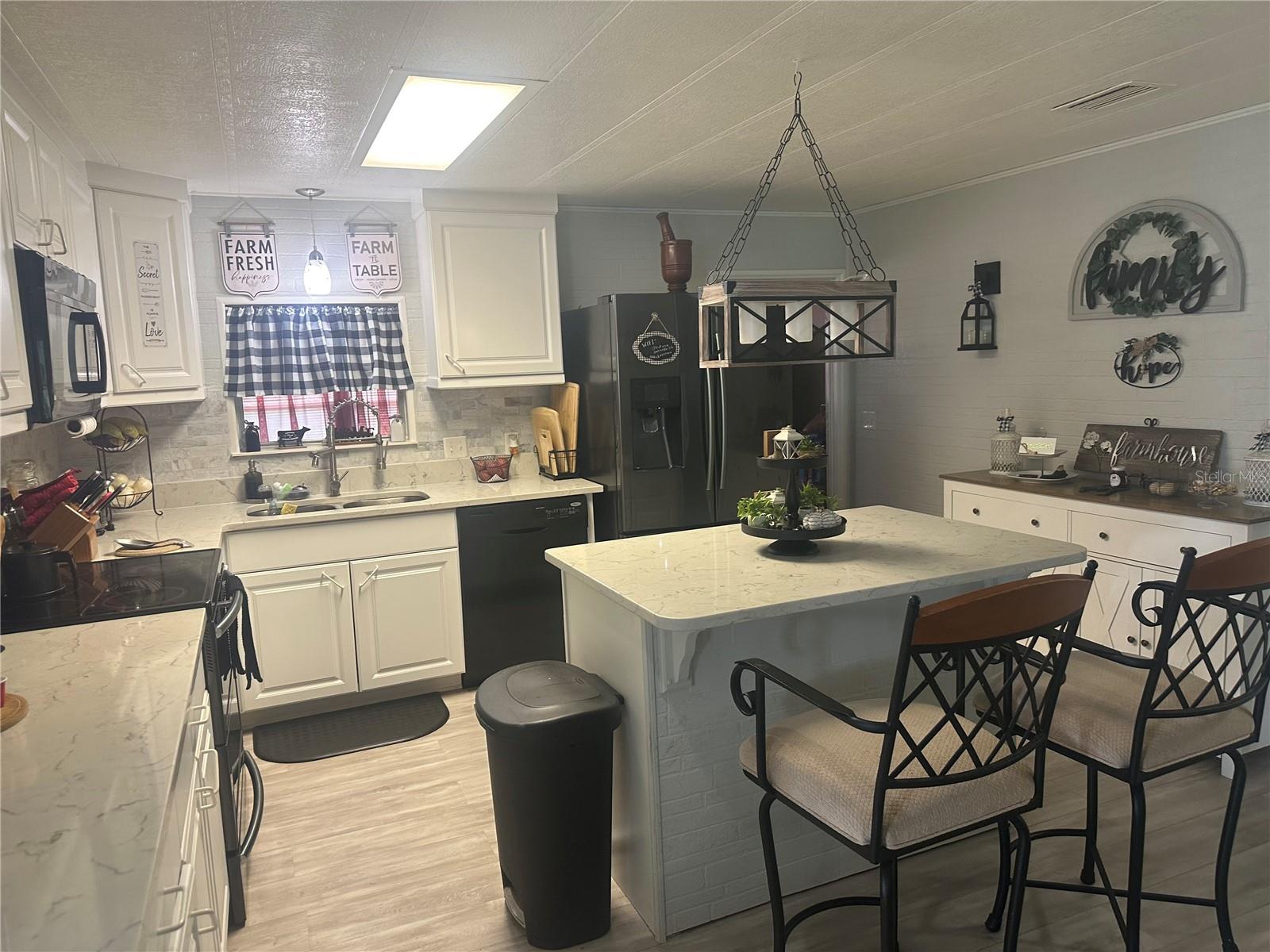 BANBURY VILLAGE CONDO - Residential