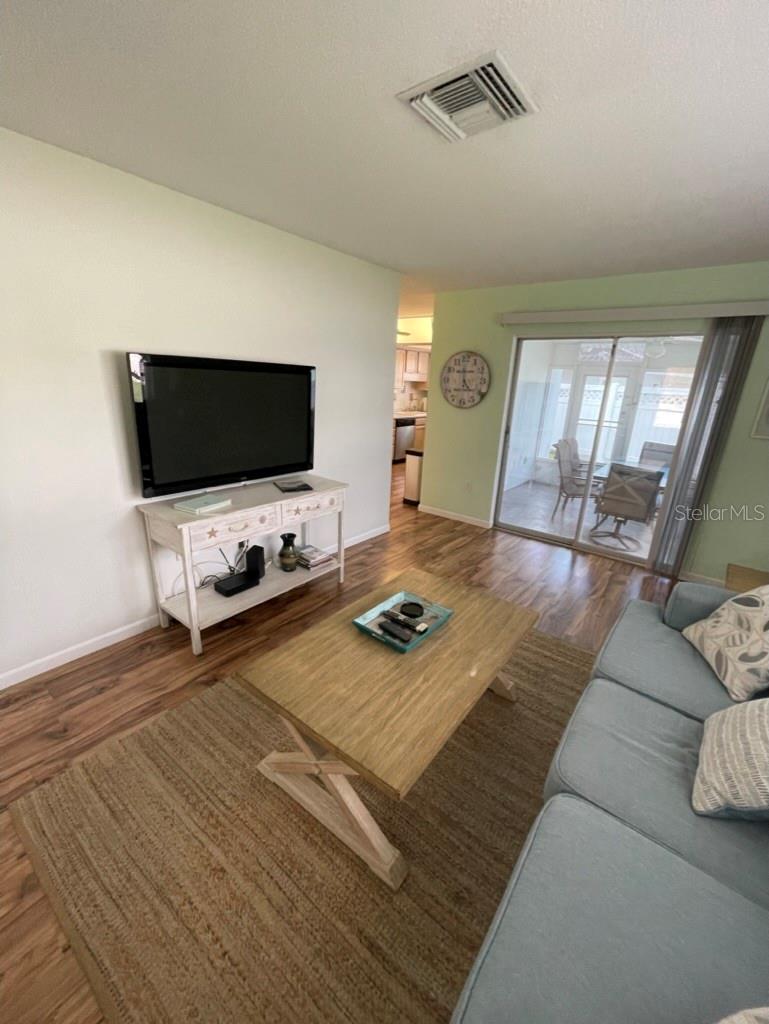 ACREAGE & UNREC - Residential Lease